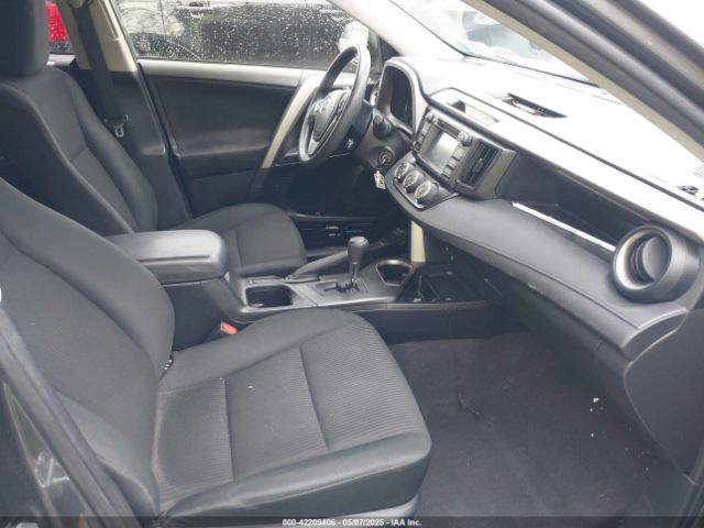 JTMBFREV0HJ171160 Toyota RAV4 LE