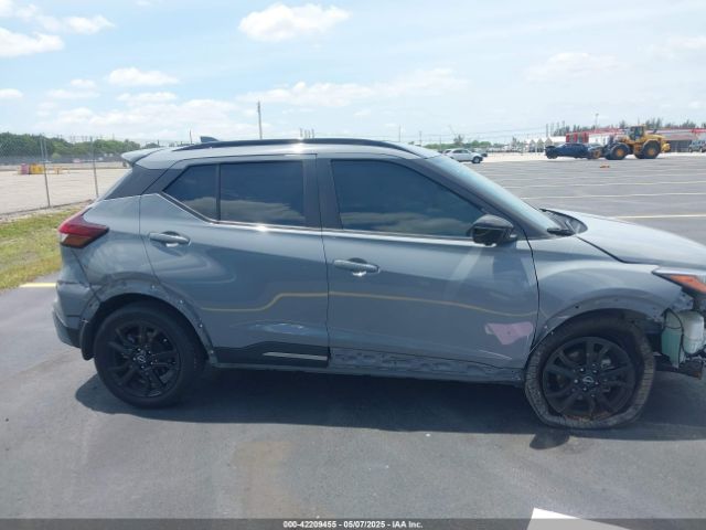 3N1CP5DV8NL491054 Nissan Kicks Sr Xtronic Cvt