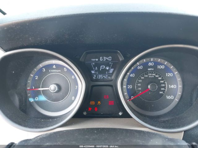 KMHDH4AE2FU320929 Hyundai ELANTRA SE