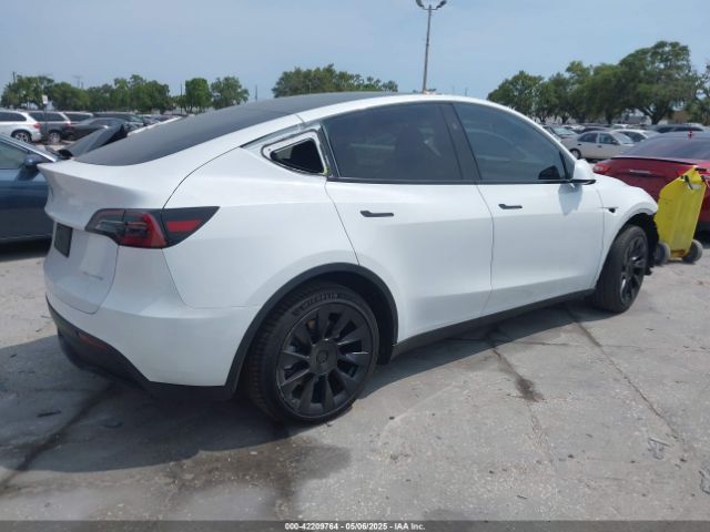 2023 TESLA MODEL Y 7SAYGAEE3PF907784 Photo 3