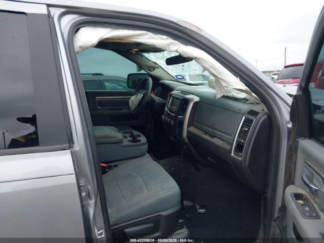 2019 RAM 1500 CLASSIC 1C6RR6TT7KS683299 Photo 4