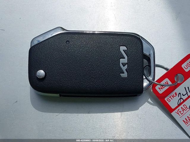 KNDJ23AU0P7843263 KIA SOUL LX
