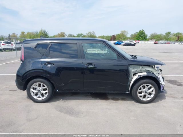 KNDJ23AU0P7843263 KIA SOUL LX