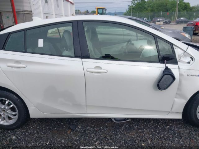JTDKBRFUXG3519518 Toyota Prius Two