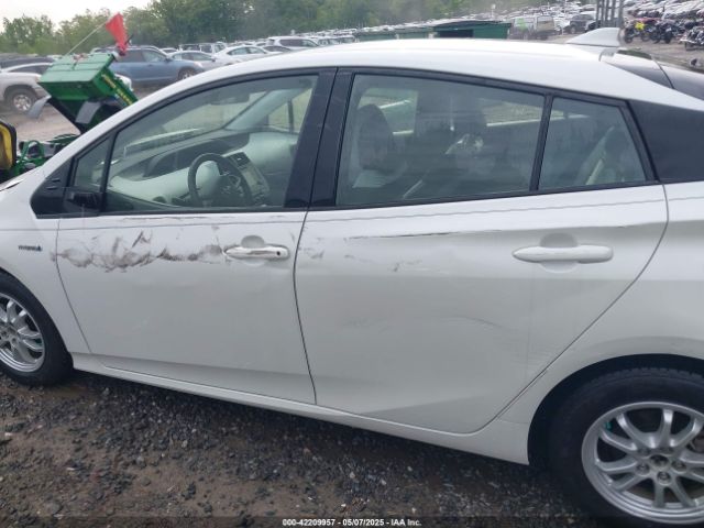 JTDKBRFUXG3519518 Toyota Prius Two