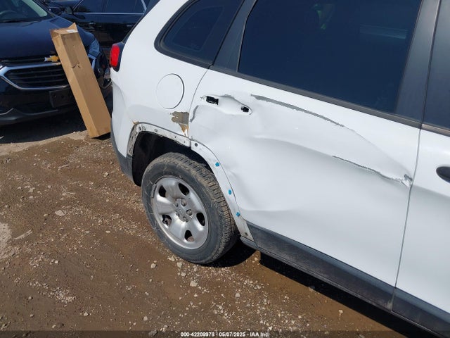 1C4PJLAB4FW535853 Jeep Cherokee Sport