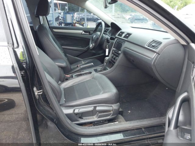 1VWBT7A36EC076049 Volkswagen Passat 1.8t Se