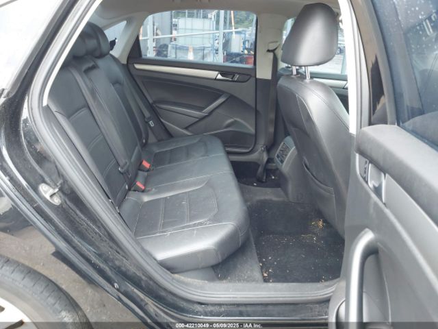 1VWBT7A36EC076049 Volkswagen Passat 1.8t Se