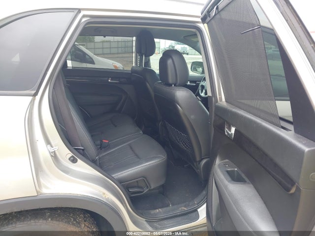 5XYKT4A66EG501048 KIA SORENTO LX