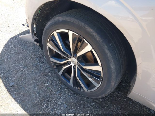 YV4L12RW2P1198966 Volvo Xc60 B5 Plus Dark Theme