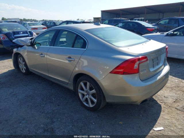 2016 VOLVO S60 YV126MFK3G2392066 Photo 2