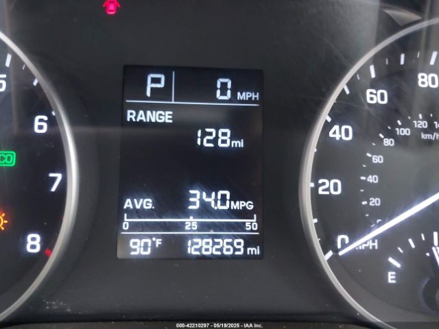 KMHD74LF2HU369396 Hyundai ELANTRA SE