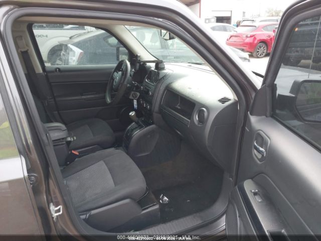 1C4NJPBB3GD569549 Jeep Patriot Sport