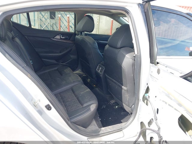 1N4AA6AP4HC432932 Nissan Maxima 3.5 Platinum