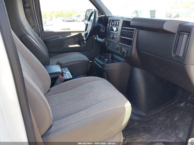 1GCWGFCF2F1168864 Chevrolet Express 2500 Work Van