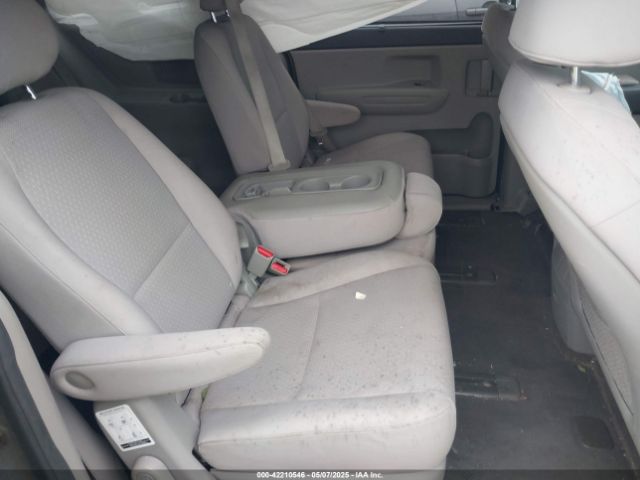 KNDMB5C19G6090852 KIA SEDONA LX