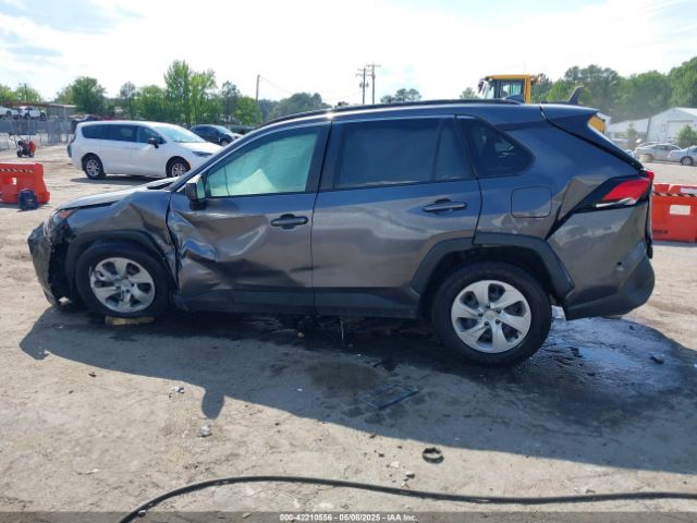 JTMF1RFV3KJ002983 Toyota RAV4 LE