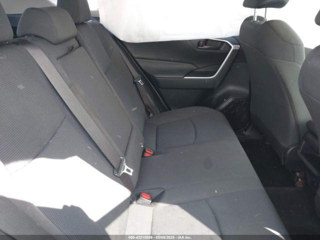 JTMF1RFV3KJ002983 Toyota RAV4 LE