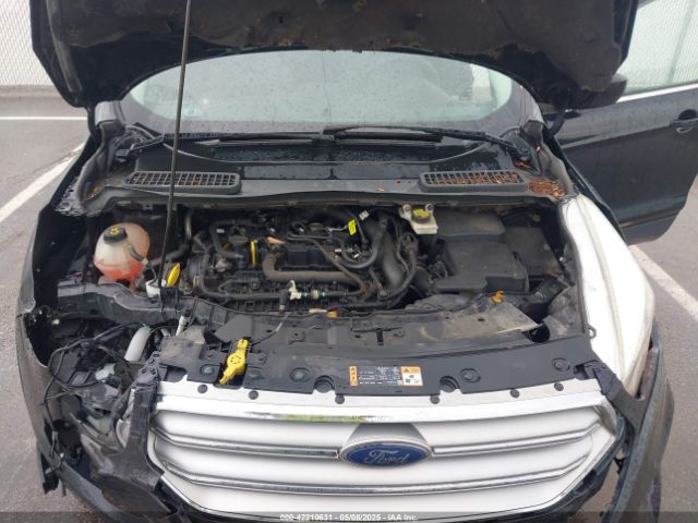 1FMCU0GD4HUD39015 Ford ESCAPE SE