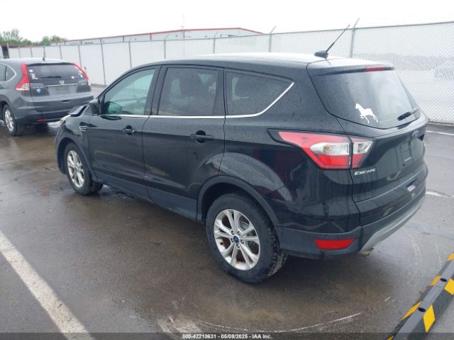 1FMCU0GD4HUD39015 Ford ESCAPE SE