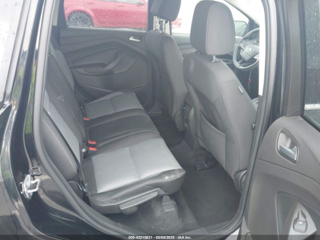 1FMCU0GD4HUD39015 Ford ESCAPE SE