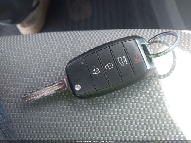 3KPFK4A79HE029779 KIA FORTE LX