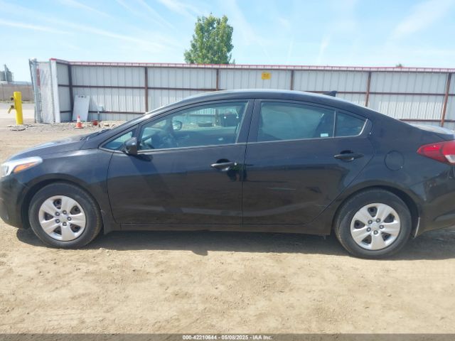 3KPFK4A79HE029779 KIA FORTE LX