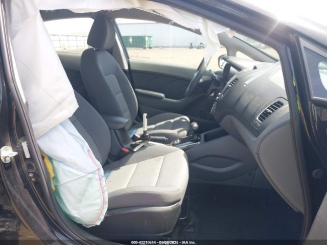 3KPFK4A79HE029779 KIA FORTE LX
