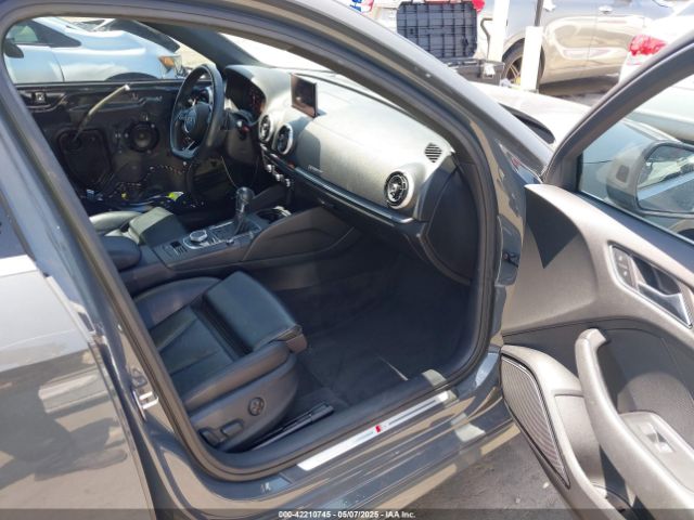 2018 AUDI A3 WAUJ8GFF3J1077424 Photo 4