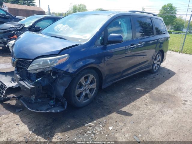 2018 TOYOTA SIENNA 5TDXZ3DC7JS911192 Photo 1