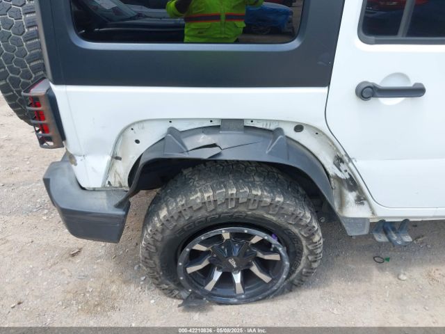 1C4BJWDG4GL347954 Jeep Wrangler Unlimited Sport