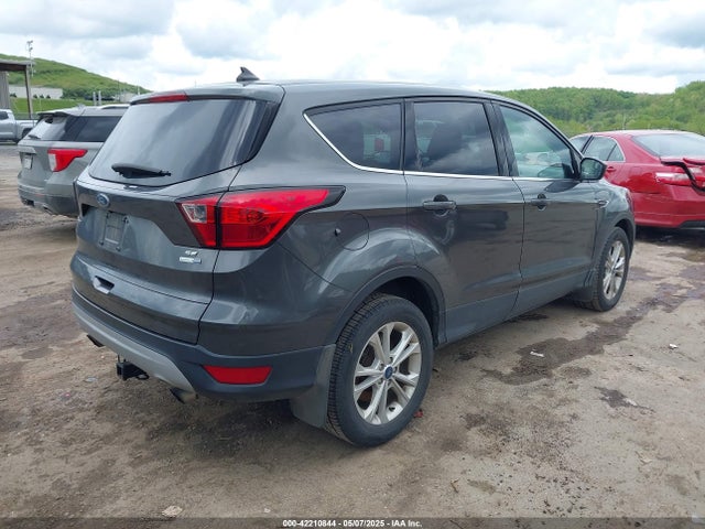 Ford ESCAPE SE 2019 1FMCU9GD0KUA23901 Image 4