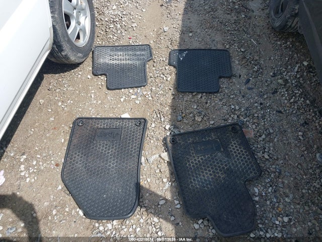 1C4PJLAB2GW351500 Jeep Cherokee Altitude