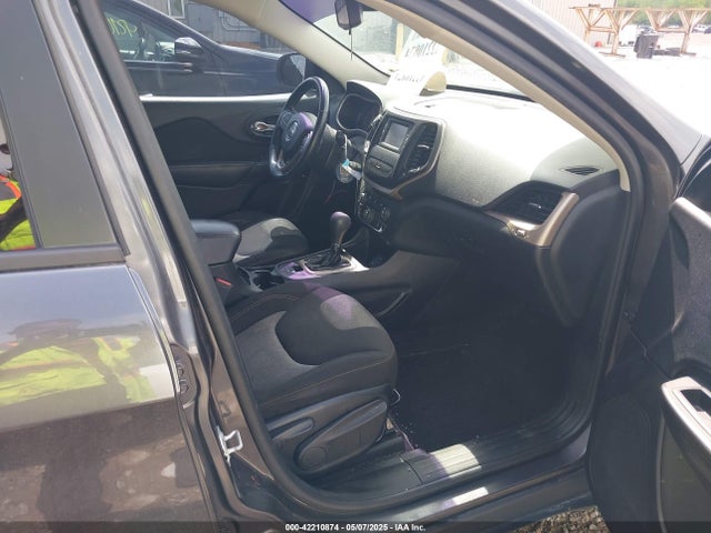 1C4PJLAB2GW351500 Jeep Cherokee Altitude