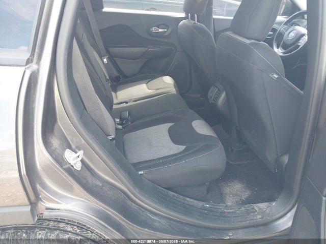 1C4PJLAB2GW351500 Jeep Cherokee Altitude