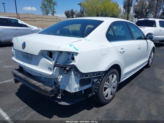 3VW2B7AJ8HM319123 Volkswagen Jetta 1.4t S