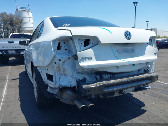 3VW2B7AJ8HM319123 Volkswagen Jetta 1.4t S