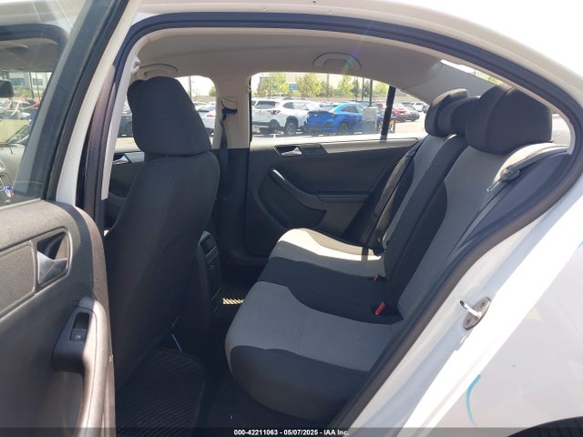 3VW2B7AJ8HM319123 Volkswagen Jetta 1.4t S