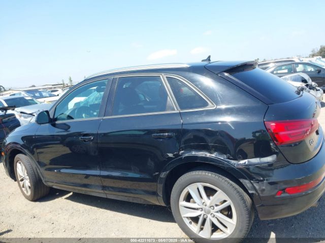 WA1BCCFS5HR010731 Audi Q3 2.0t Premium