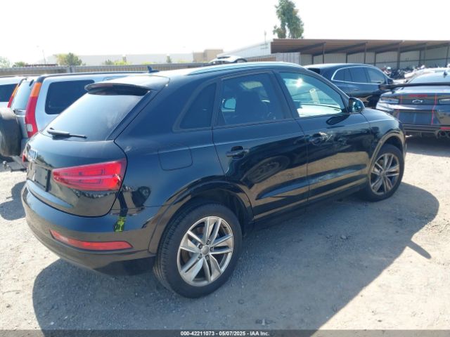 WA1BCCFS5HR010731 Audi Q3 2.0t Premium