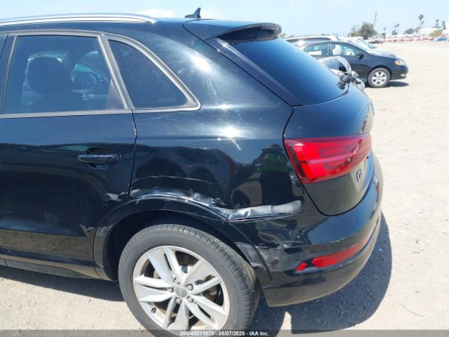 WA1BCCFS5HR010731 Audi Q3 2.0t Premium