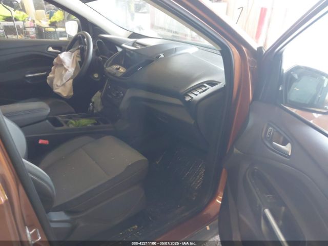 1FMCU0GD7HUD18935 Ford ESCAPE SE