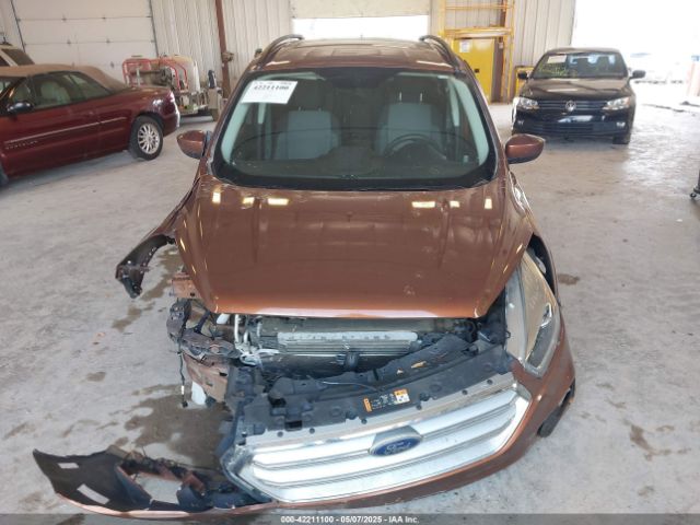1FMCU0GD7HUD18935 Ford ESCAPE SE