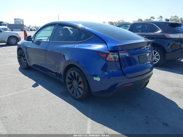 2023 TESLA MODEL Y 7SAYGDEF4PF709015 Photo 2