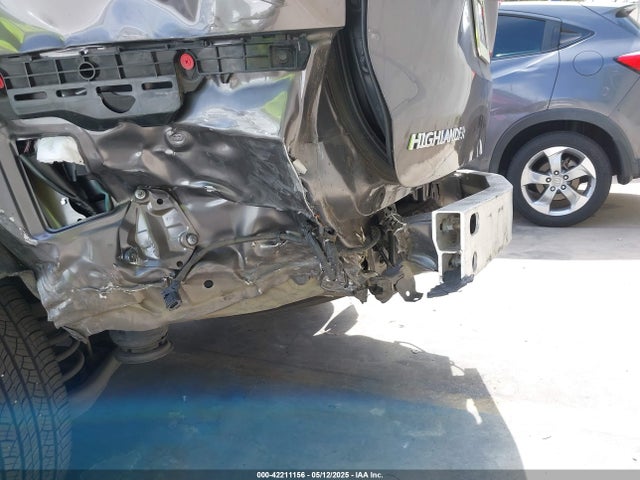 5TDZZRFH0KS291887 Toyota Highlander Le Plus