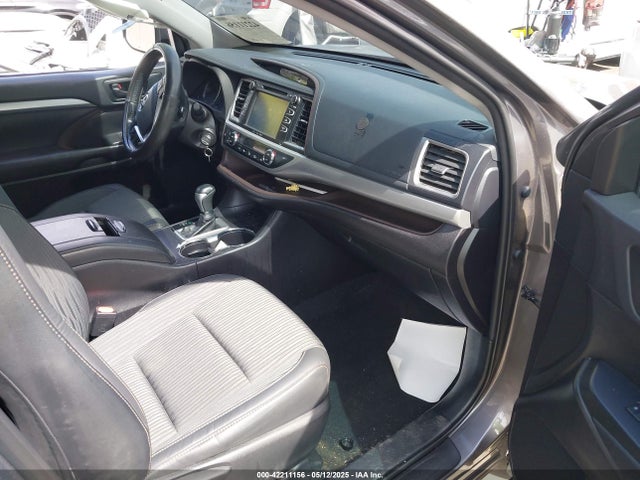 5TDZZRFH0KS291887 Toyota Highlander Le Plus
