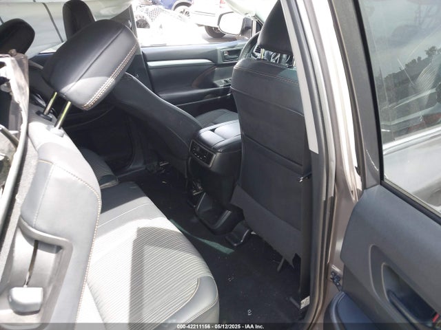 5TDZZRFH0KS291887 Toyota Highlander Le Plus