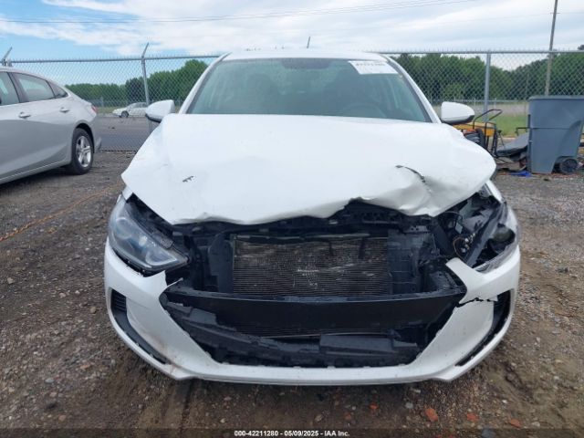 5NPD74LF7JH343140 Hyundai ELANTRA SE
