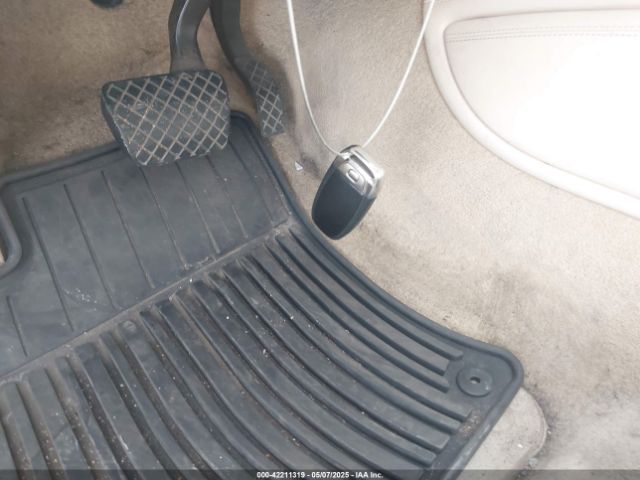 2011 AUDI A8 WAURVAFD3BN019461 Photo 10