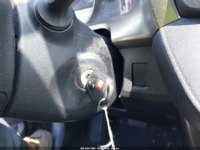 JTMBFREV0EJ007998 Toyota RAV4 LE